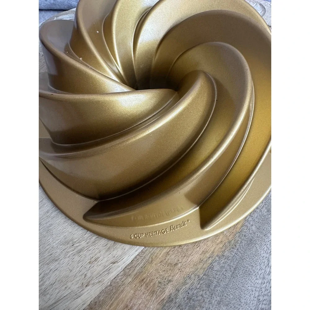 Nordic Ware Heritage Bundt Pan 6 Cup Gold Cast‎ Aluminum Spiral Cake Mold USA